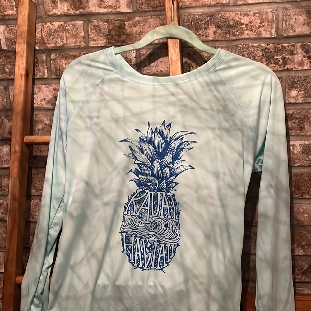 Altered Latitudes size small long sleeve beach shirt
